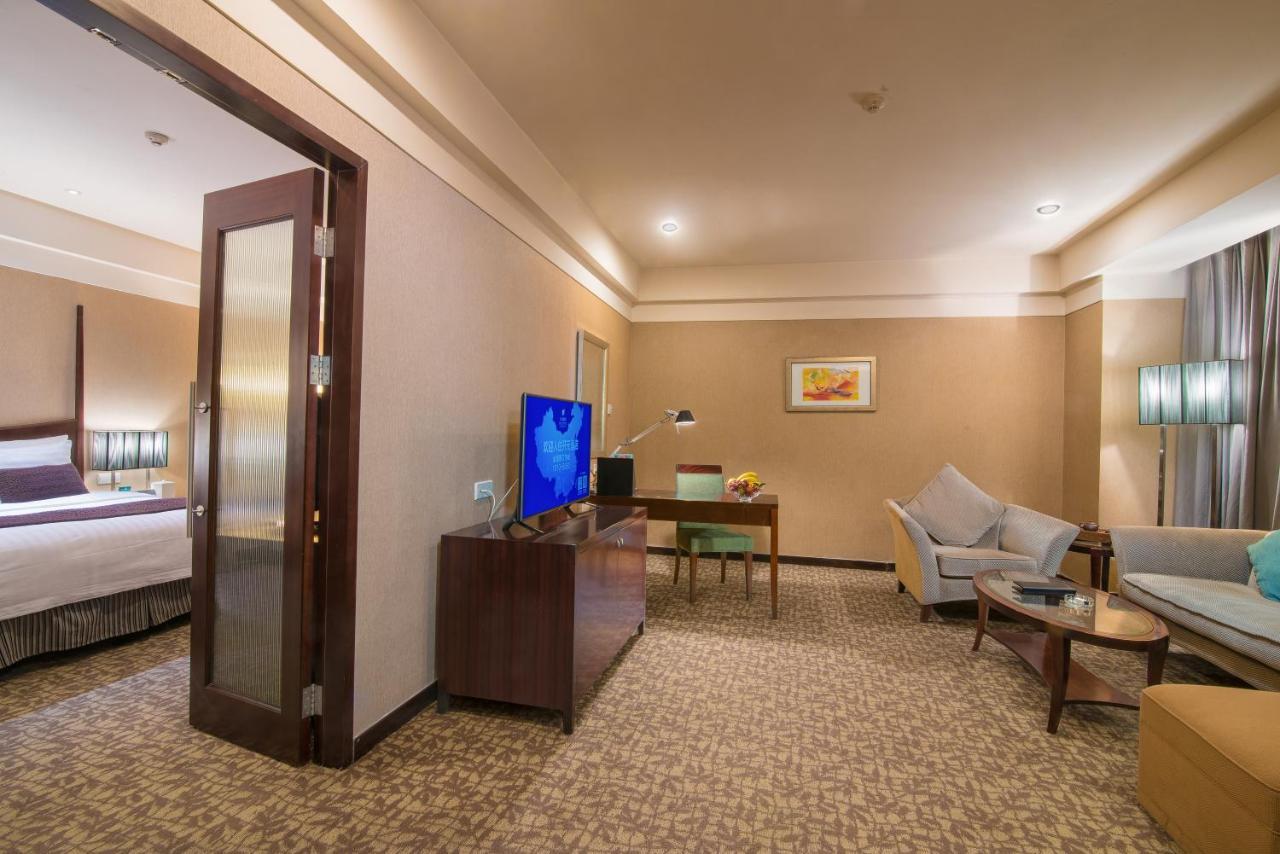 Ruiwan New Century Hotel Тиендзин Екстериор снимка