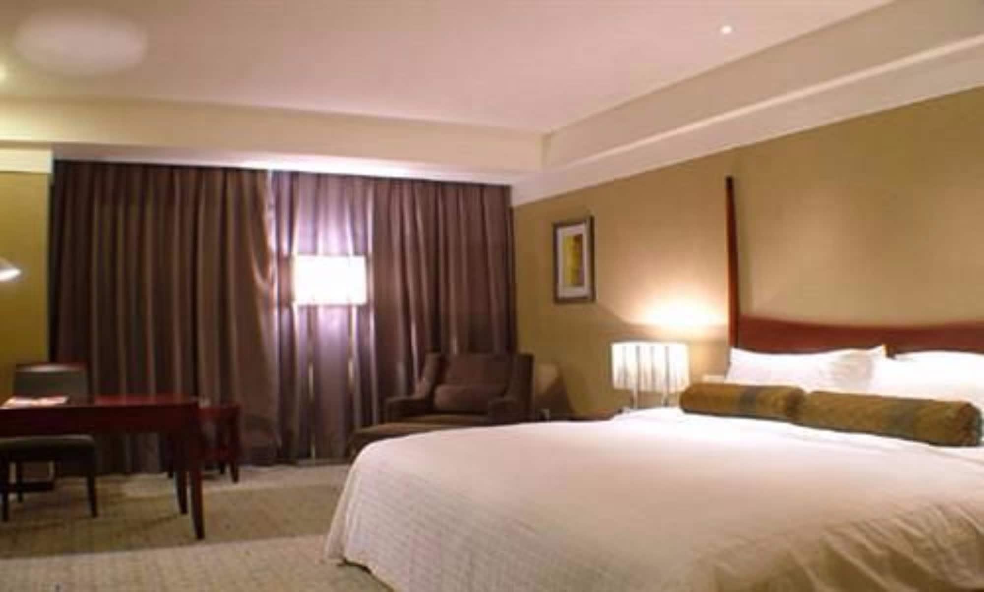 Ruiwan New Century Hotel Тиендзин Екстериор снимка