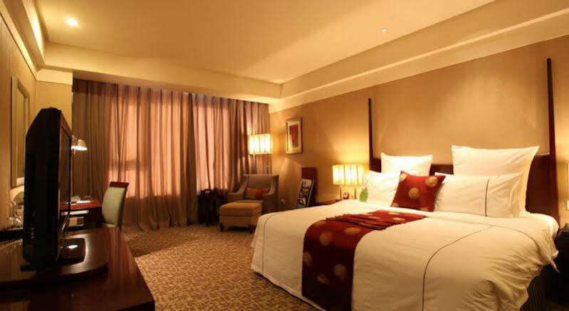 Ruiwan New Century Hotel Тиендзин Екстериор снимка