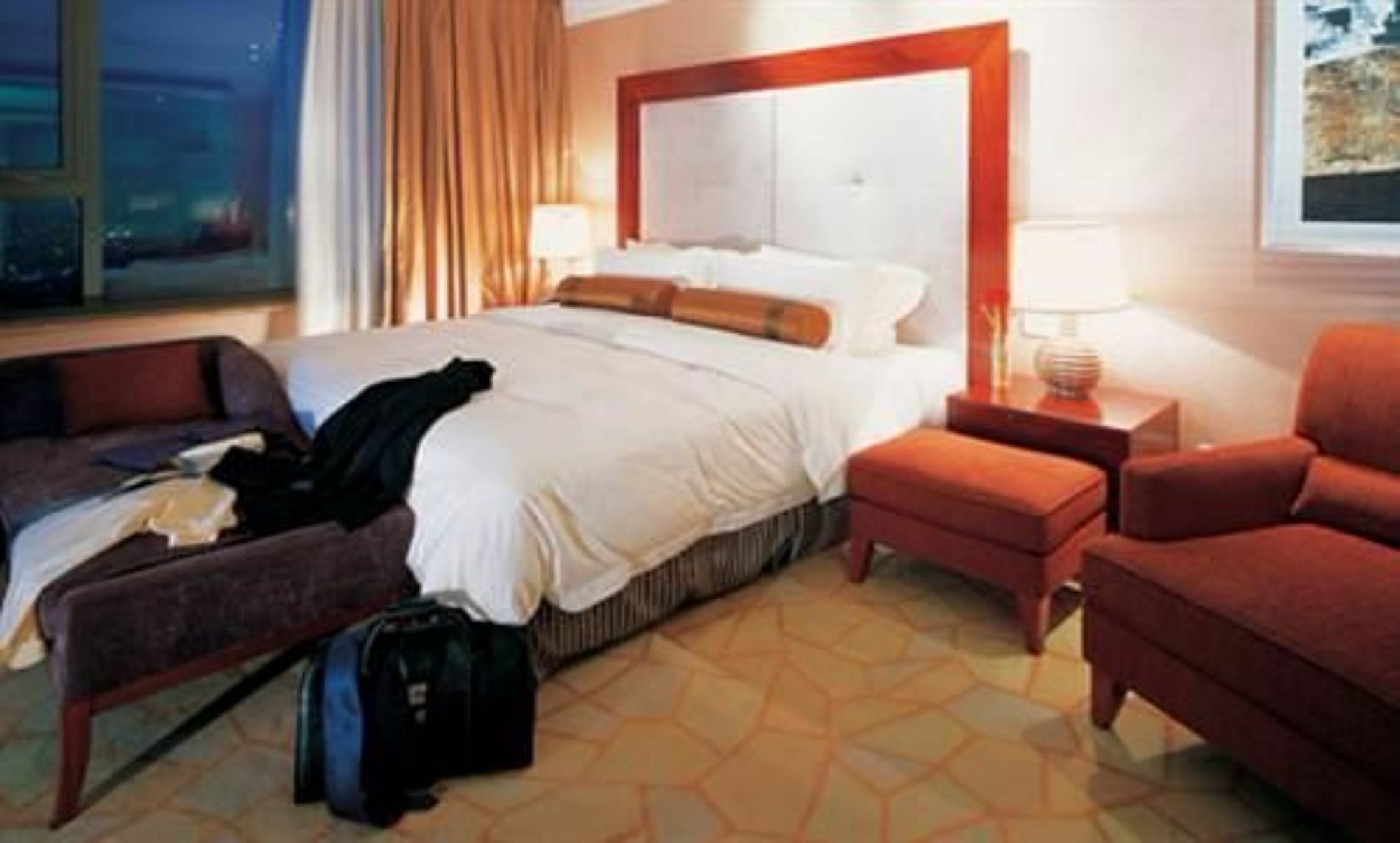 Ruiwan New Century Hotel Тиендзин Екстериор снимка