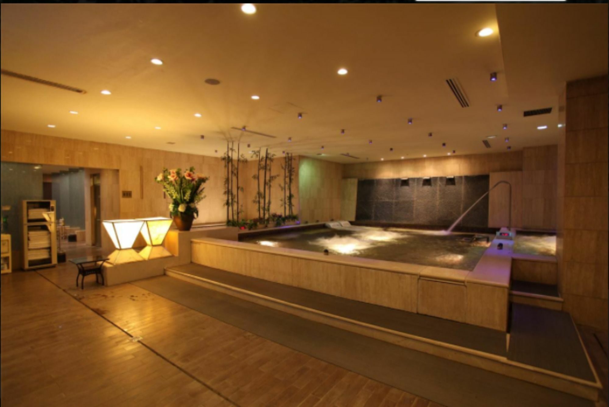 Ruiwan New Century Hotel Тиендзин Екстериор снимка