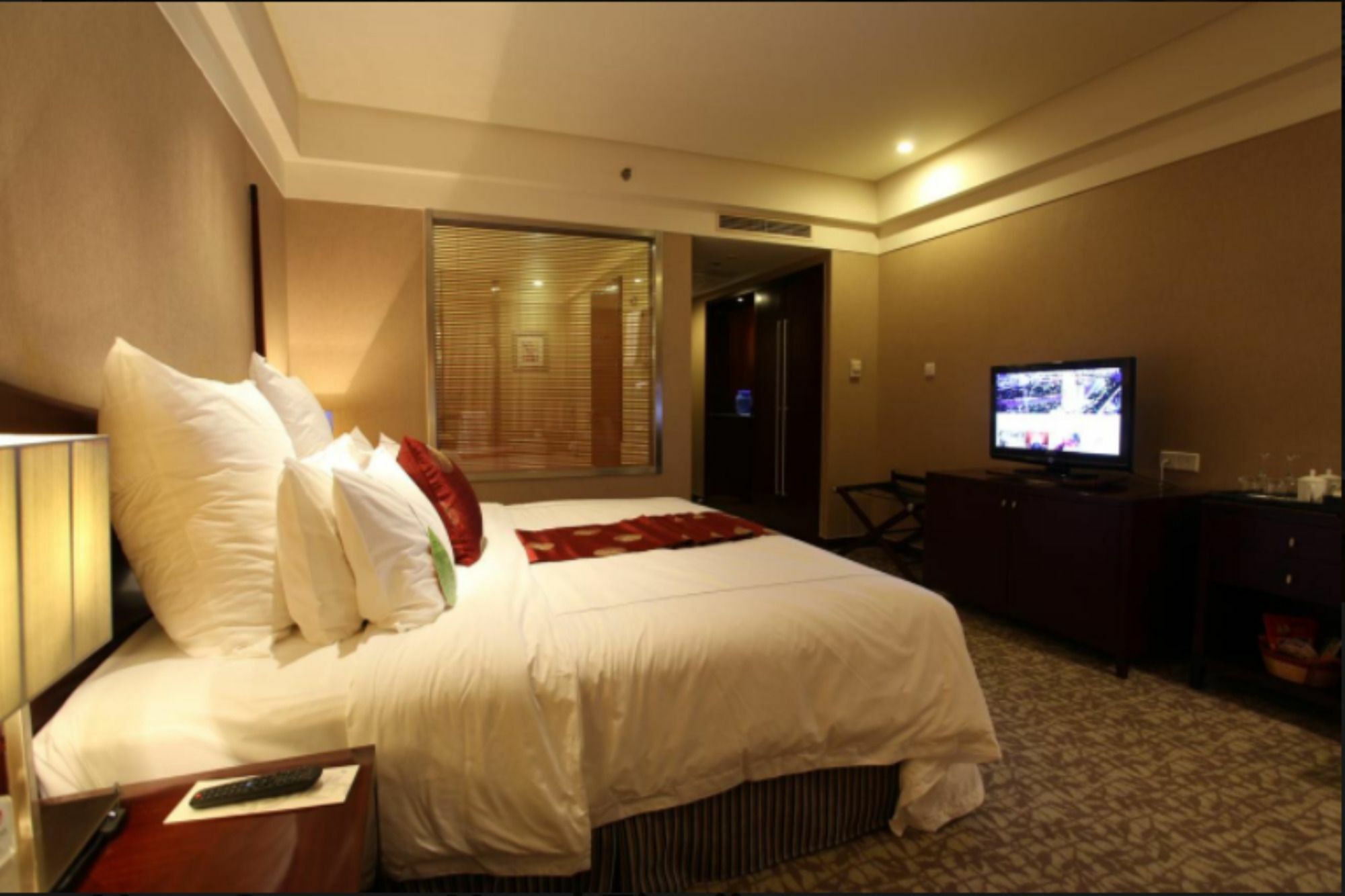 Ruiwan New Century Hotel Тиендзин Екстериор снимка